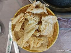 -鲁朗纳麦石锅鸡庄园