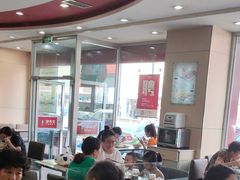 大堂-李先生牛肉面大王(营口大润发店)