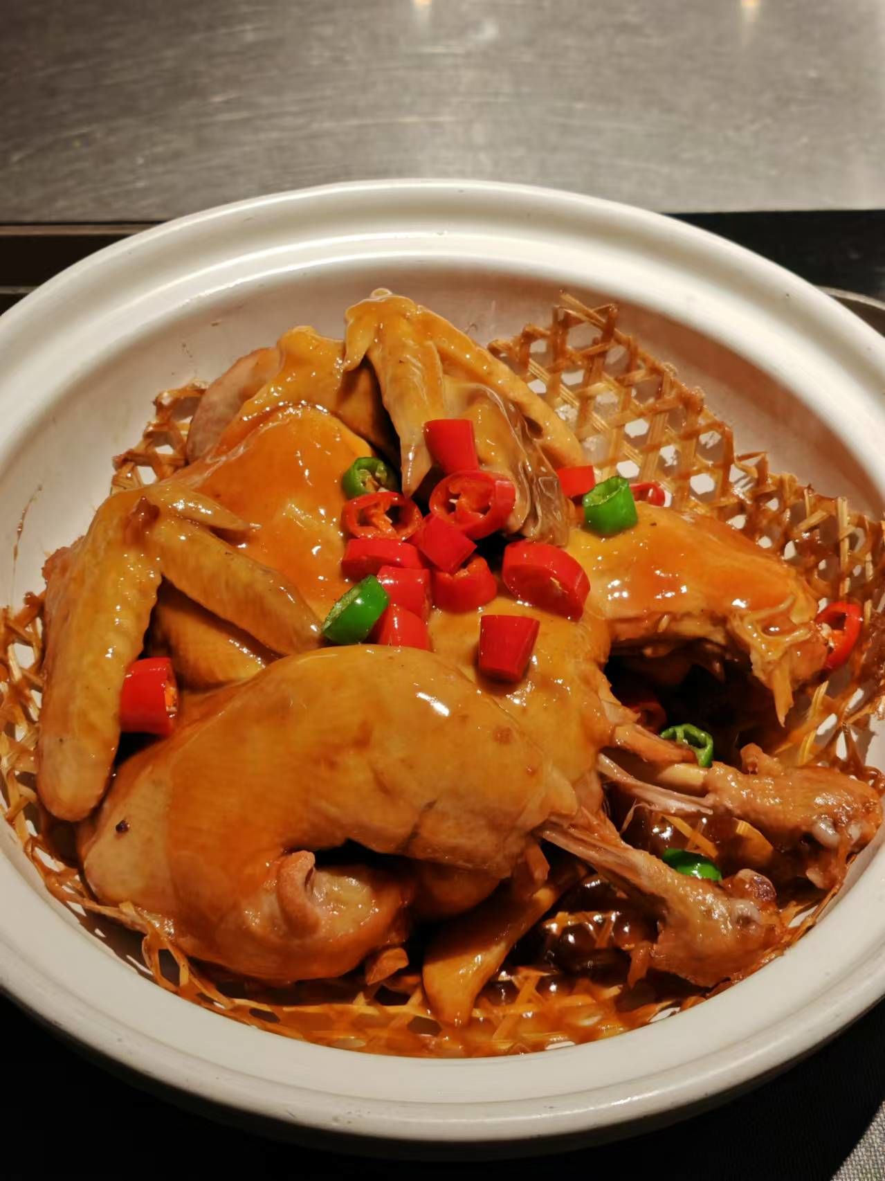 品尝这道特色佳肴神仙鸡来艳阳天