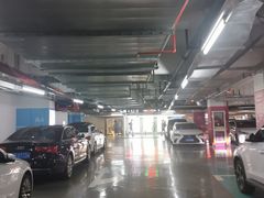 -龙湖天街-停车场