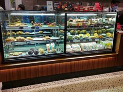 面包甜点陈列柜-星巴克臻选(广州沙面店)