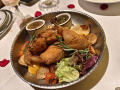-Mogul Eatery·大亨餐酒馆