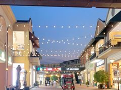 -王府井奥莱临潼小镇(临潼店)