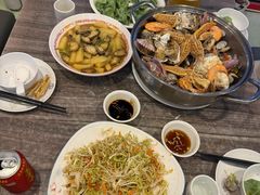 -今鲜源酒店·海鲜锅贴青岛菜(新湛路店)