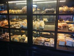 面包甜点陈列柜-美事客·面包·蛋糕·甜品(CBD店)