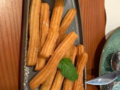 西班牙油条配巧克力酱-CRAZYONES西班牙海鲜饭(上海美罗城店)