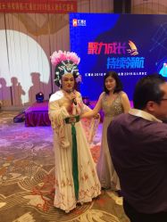 -Flora婚纱礼服定制租赁店