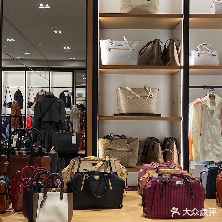 成都 | 佛罗伦萨小镇购物攻略 低价折扣买奢侈品大牌