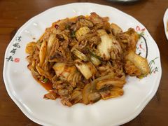 辣白菜五花肉-天海石板屋家常菜(枣园店)