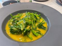 豌豆黄浸豌豆尖-半山腰·云南菜(侨福芳草地店)