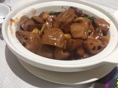 莲藕炆火腩-大欢喜饭店(江怡路店)