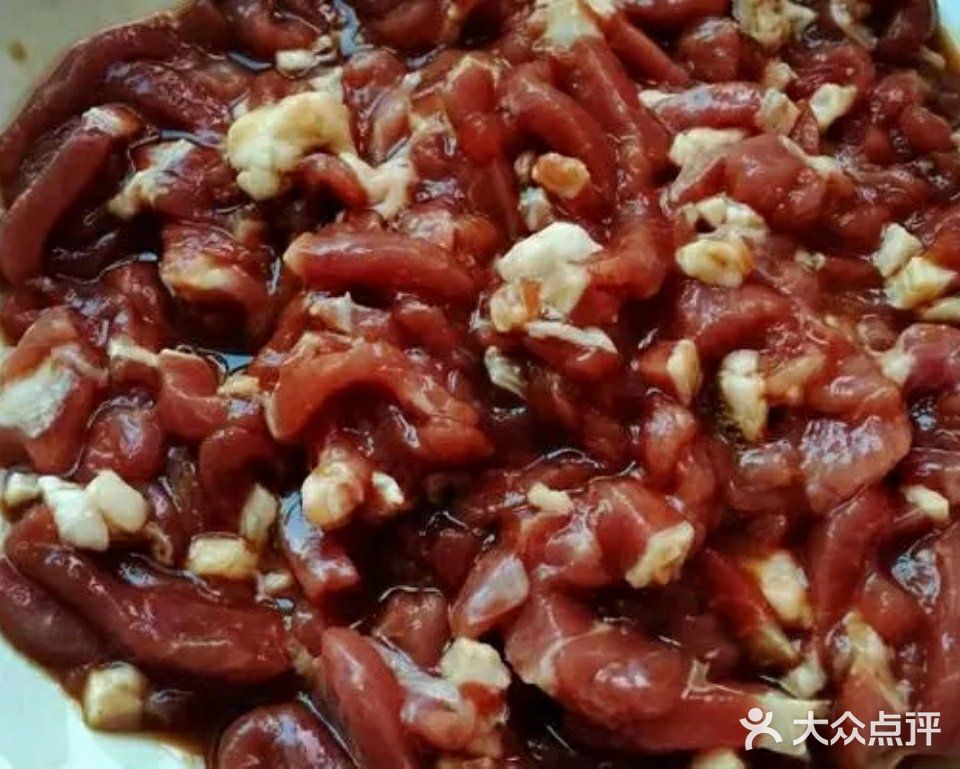 牛肉很少自己炒吧，今天推荐一道小炒牛肉丝，好吃营养高
