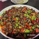 老板人很好，我们到了坐下之后不久就上菜了
