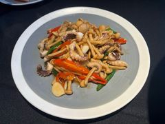 白玉菇炒章鱼-海趣餐厅·苏式家菜(高新店)