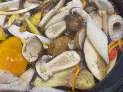 -菌之家·专业纯野生菌火锅·特色炒菌
