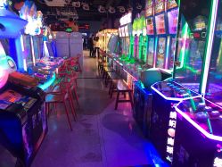 -嗨翻Hi-Fun竞技主题乐园·蹦床团建生日聚会(五棵松华熙店)