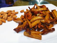 巴旦木炒牛柳-巴依老爷新疆美食(望京小街店)