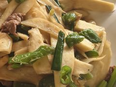 -乡巴佬鼎锅饭