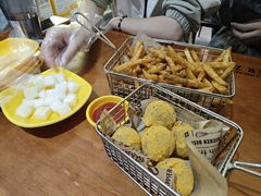 -BHC炸鸡(明洞总店)