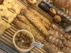 -焙丽拾光(麦凯乐直营店)