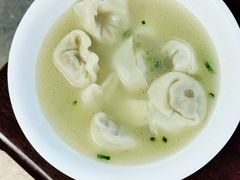 黄鱼馄饨-洪大妈·黄鱼面(金山嘴渔村店)