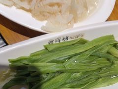 -老牌坊云南鱼豆花火锅(哈西万达店)