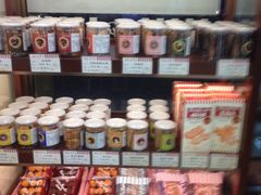 零售区-红宝石·鲜奶小方·海派西点房(金杨店)