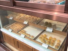 面包甜点陈列柜-老大昌(淮海中路店)