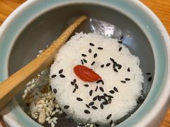 -野山舂·贵州现舂酸汤火锅(鸿通城店)