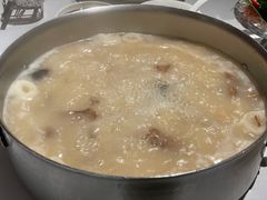 招牌松茸清汤底-洋房火锅(新天地店)