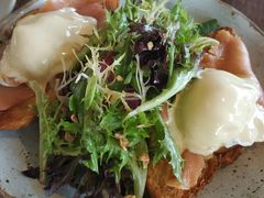 熏三文鱼班尼迪克蛋-ROAST coffee & eatery