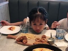 -必胜客(尹山湖歌林公园店)