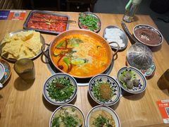 -洱火云南酸菜牛肉火锅(石景山当代商城店)