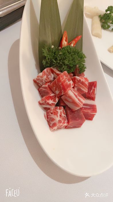 洋房火锅(新天地店)雪花牛肉粒图片