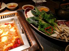 -老牌坊云南鱼豆花火锅(哈西万达店)