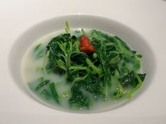 鱼汤煮时蔬-逸道(虹桥店)