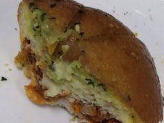 爆馅肉酱蒜香包-喜茶(上海正大广场店)