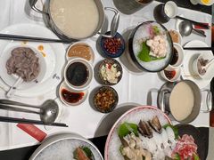 -红鼎豆捞·非遗鲍皇汤火锅(宝丰路店)