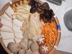 菌菇拼盘-尚尚仙·酸汤猪手·猪肚鸡火锅(华联万柳购物中心店)