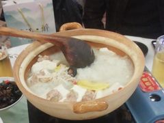 -刘姐啤酒鱼民族演艺餐厅(西街总店)