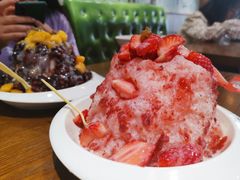 草莓炼乳刨冰-梁子刨冰王(鞍山西道店)