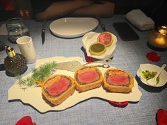 惠灵顿牛排-弦月窗LUNETTE BY AMANDA(复兴路店)