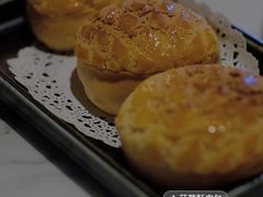 菠萝酥皮包-钟菜·粤菜点心·宴请(海上世界·汇港二期店)