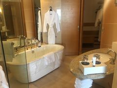 -上海佘山世茂艾美酒店