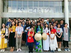 -成都濑川外国语学校