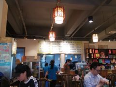 大堂-肖肖酸萝卜鱼火锅(总店)