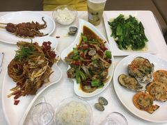 -覃记海鲜美食餐厅