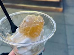 疯狂的蜂蜜冰淇淋-OUR Bakery(三里屯太古里店)