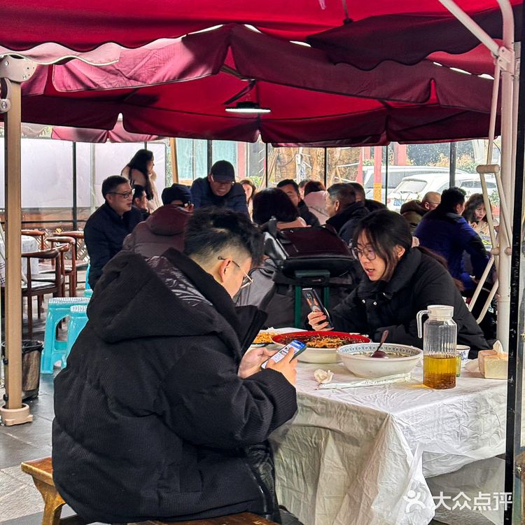 峨眉山人也太会做吃的了｜鳝丝配面条，绝绝子