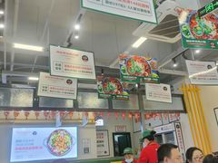 大堂-晓彭肥肠鸡·泡椒鸡火锅(水木天地店)